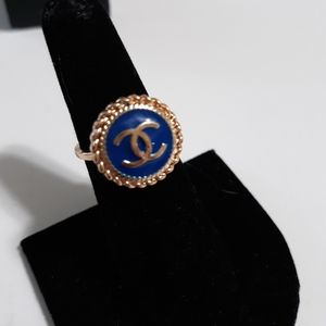 Authentic button ring